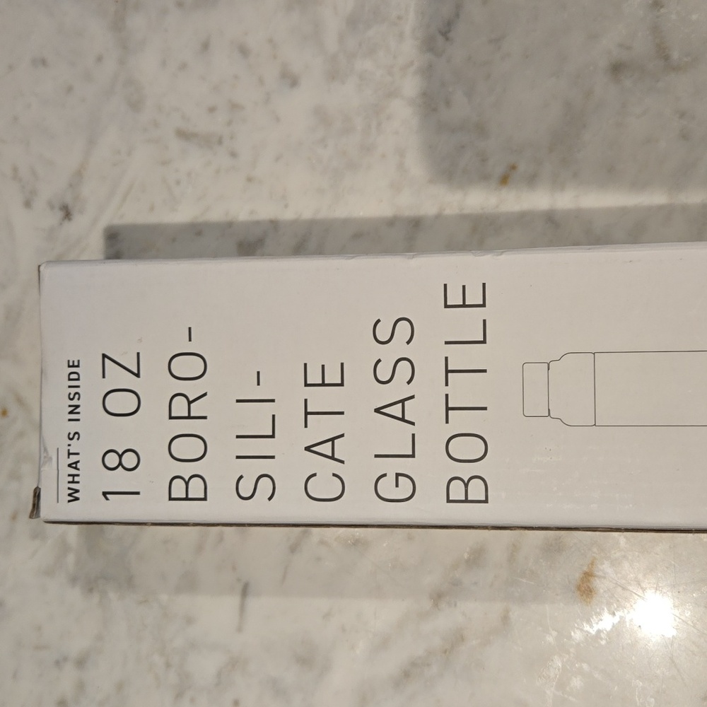 La Mer Silicone & Glass Bottle with Wooden Cap GWP Collectible - Picture 5 of 5